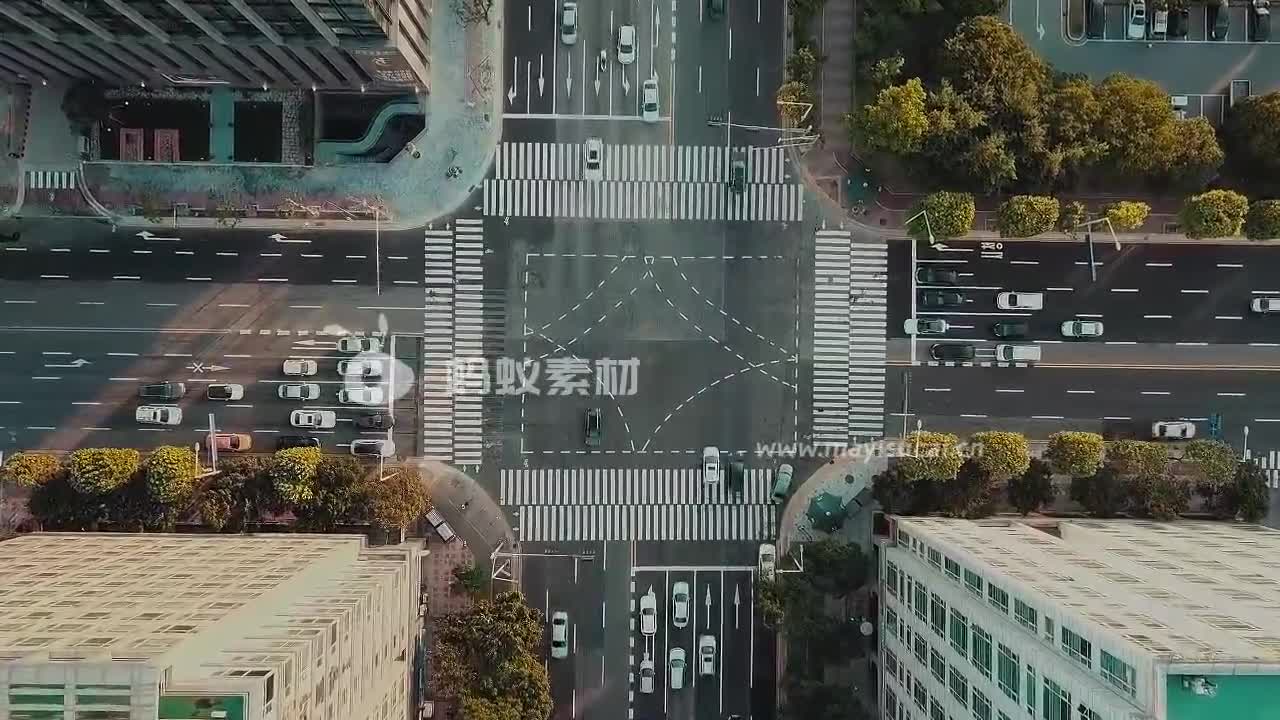 城市街景航拍城市交叉口道路交通场景视频素材4K-第2张图