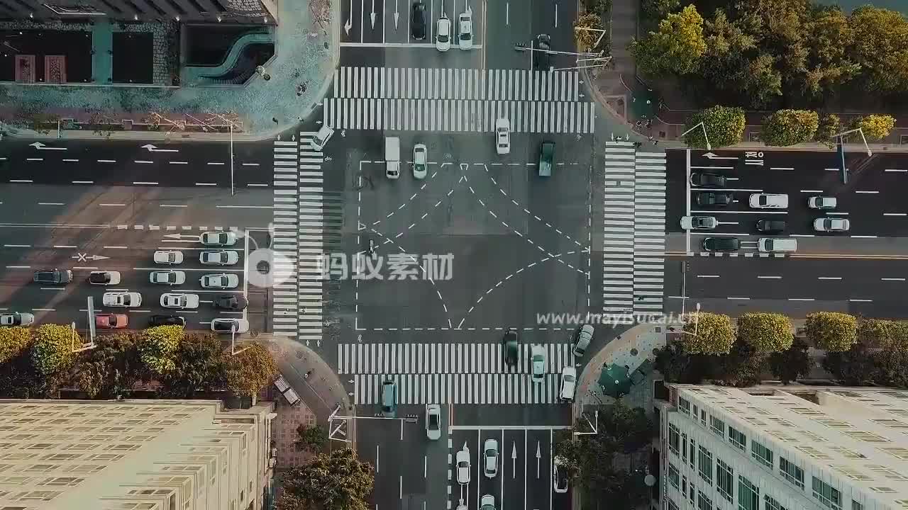 城市街景航拍城市交叉口道路交通场景视频素材4K-第3张图