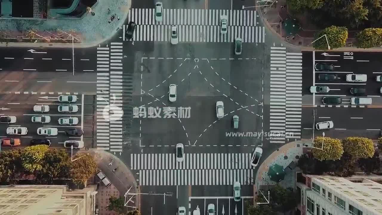 城市街景航拍城市交叉口道路交通场景视频素材4K-第4张图