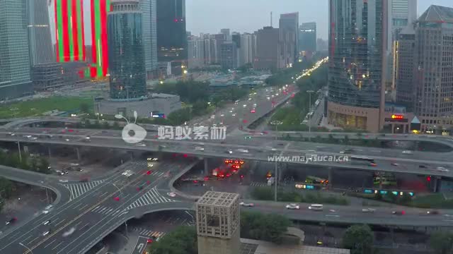 北京交通视频素材：黄昏时分北京的交通和摩天大楼4K-第4张图